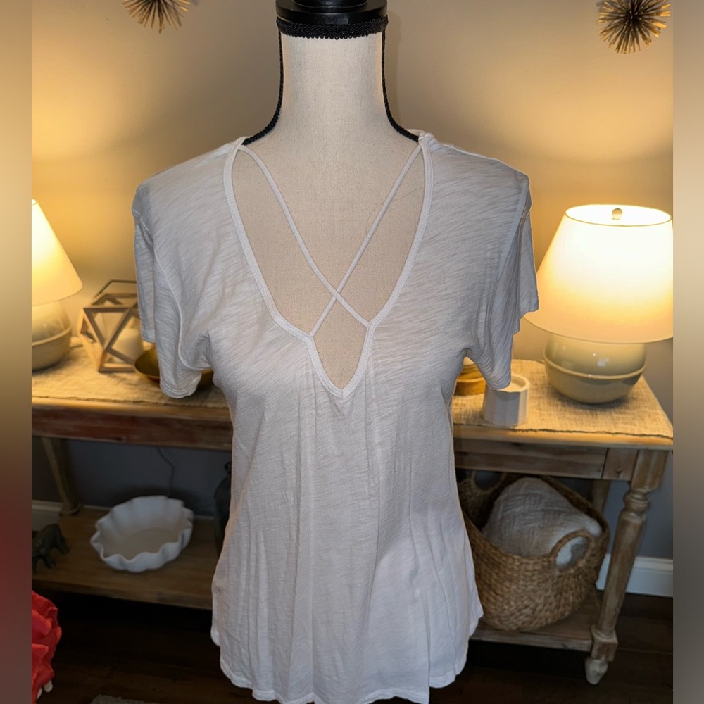 Elan white tee size medium